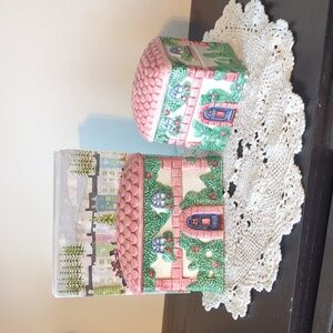Vintage Avon country kitchen napkin and salt and pepper houses